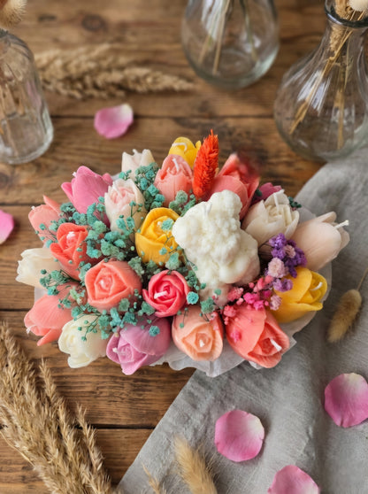 Velvet Rose Bowl  Handgegossene Blumenkerze aus Rapswachs Bunt & Vegan